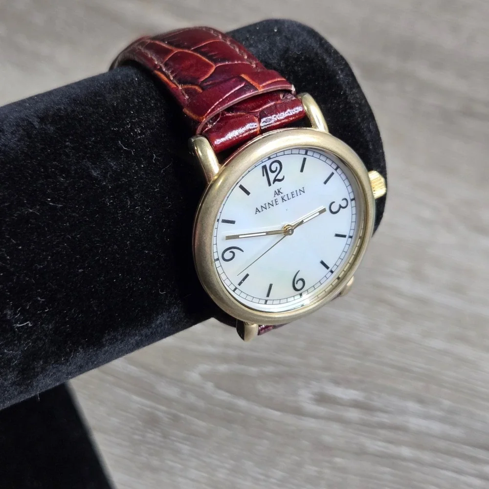 Anne Klein Womens Gold Tone Watch V121E MOP Dial Leather Band Working 7